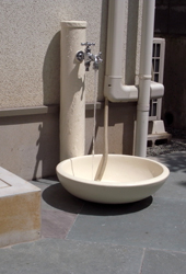 焼き物製立水栓（りっすいせん）施工例