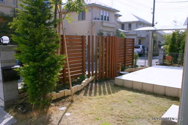 ウッドフェンスで実現するプライベートな庭　町田市