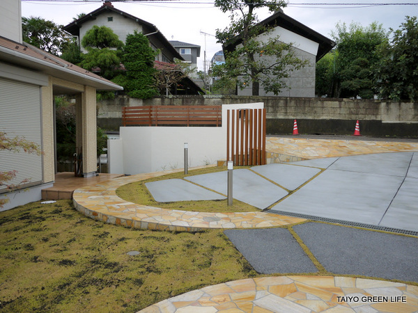 広い庭に様々な図形をセンス良く　町田市