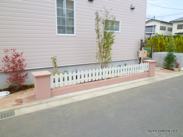 ピンクの可愛いエクステリア　町田市